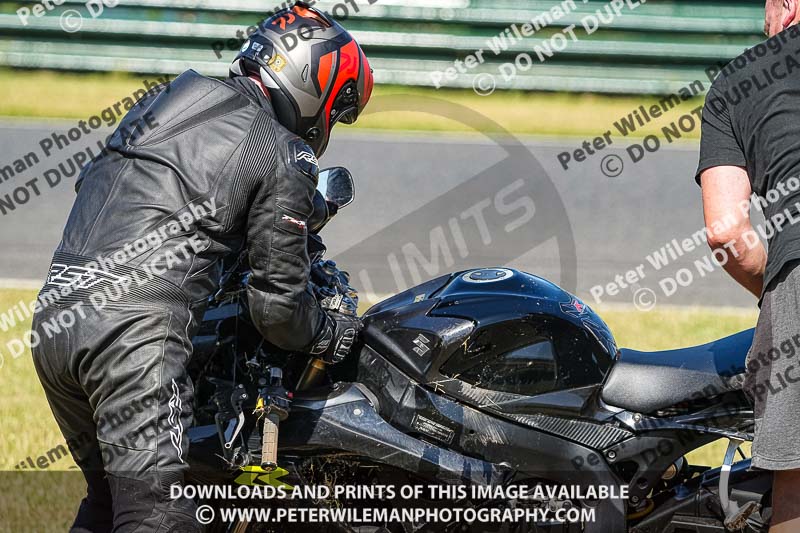 enduro digital images;event digital images;eventdigitalimages;mallory park;mallory park photographs;mallory park trackday;mallory park trackday photographs;no limits trackdays;peter wileman photography;racing digital images;trackday digital images;trackday photos